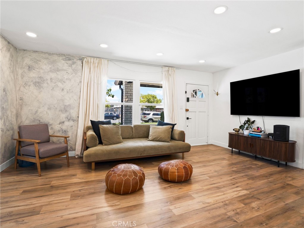 1167 Fickewirth Property Photo 8