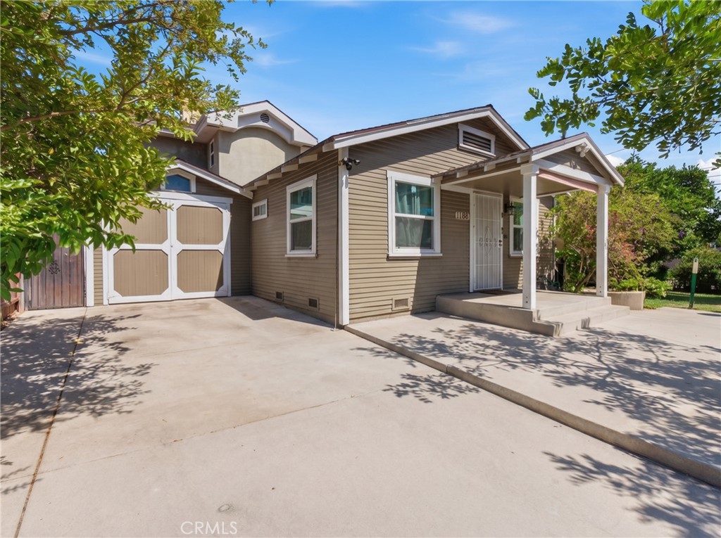1164 Mentone Property Photo 1