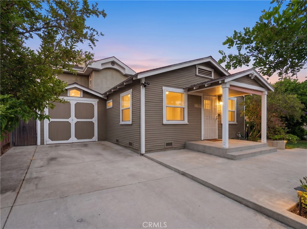 1164 Mentone Property Photo 2