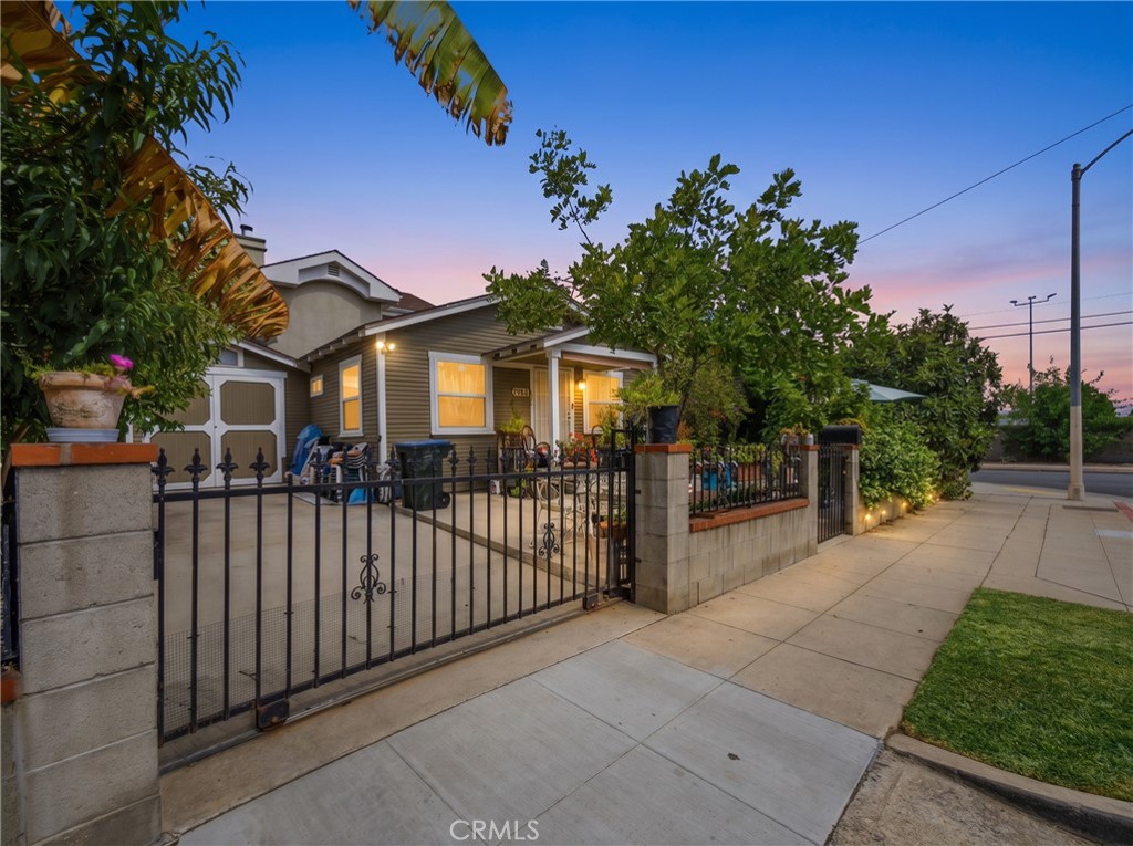 1164 Mentone Property Photo 4
