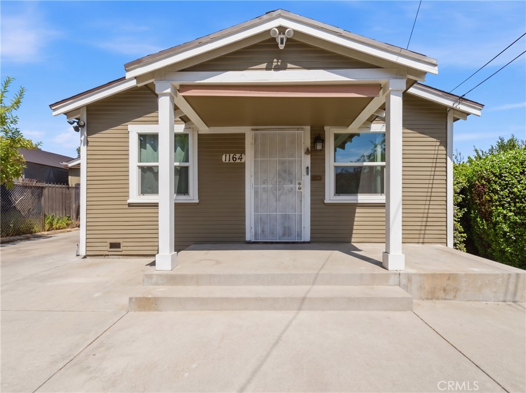 1164 Mentone Property Photo 5