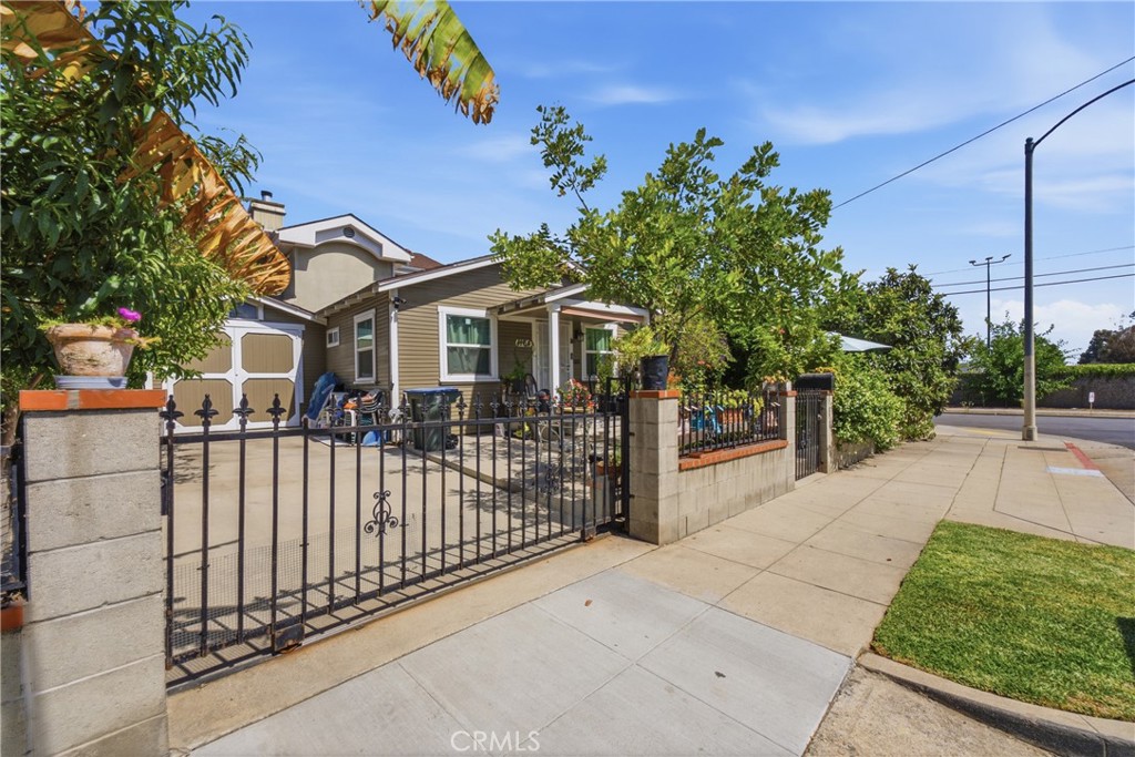 1164 Mentone Property Photo 12