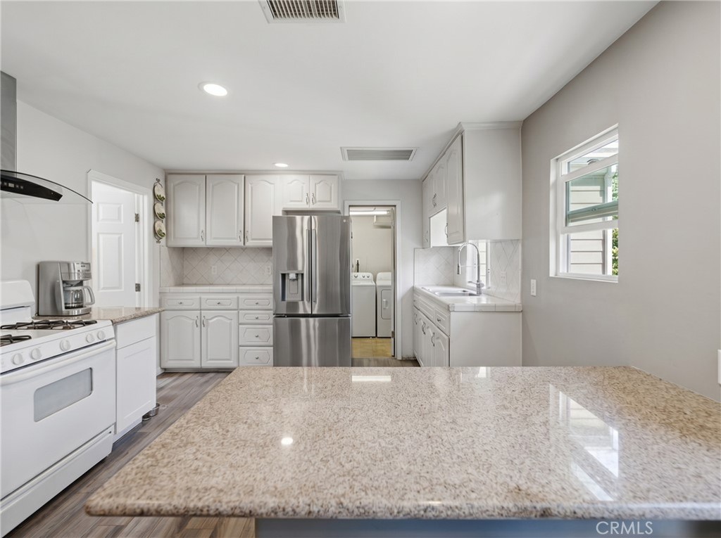 1164 Mentone Property Photo 15