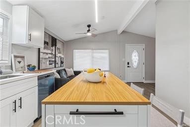 1850 W Orangethorpe Property Photo 6