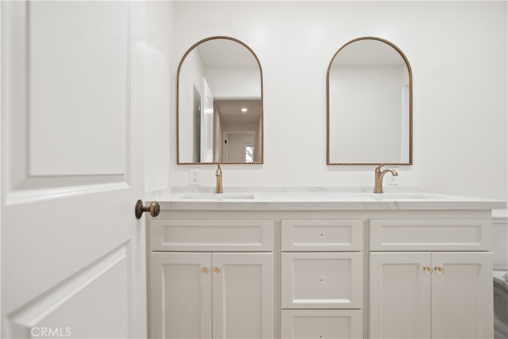 1185 La Subida Court Property Photo 14