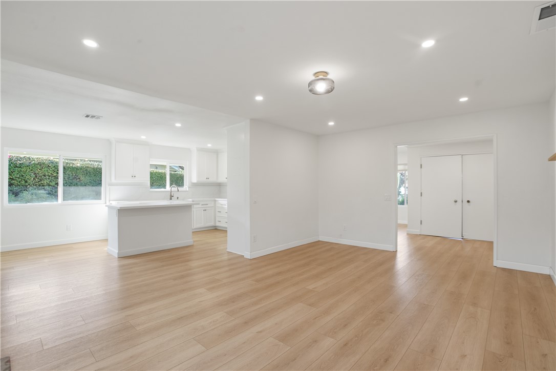 1185 La Subida Court Property Photo 19