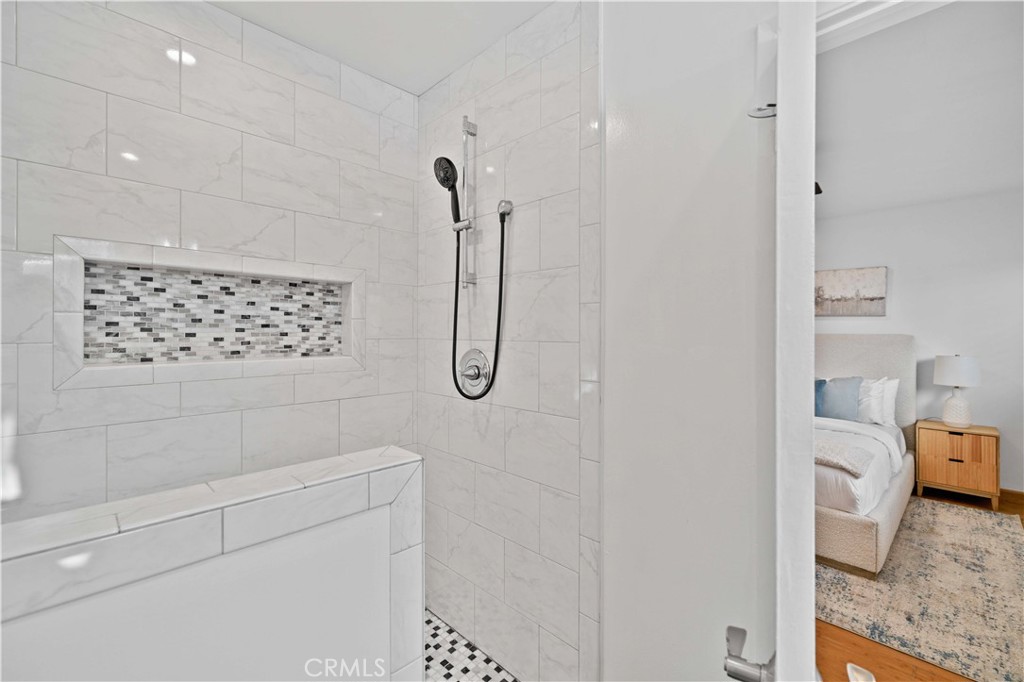 1227 E 1st 2f Property Photo 12