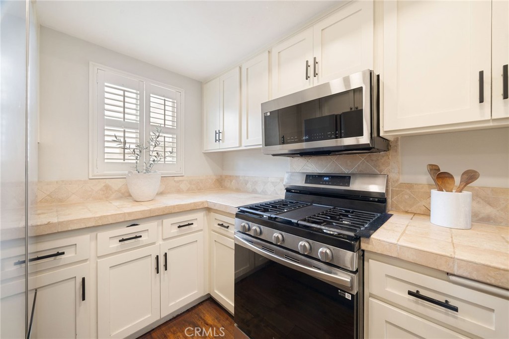 645 Chestnut 305 Property Photo 5