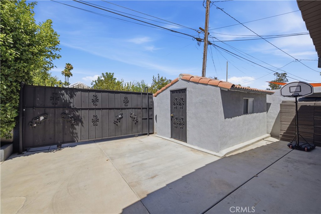 2851 Pleasant St Property Photo 49