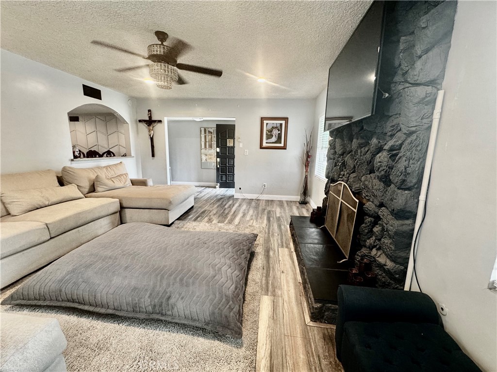 16713 Sunburst Street Property Photo 4