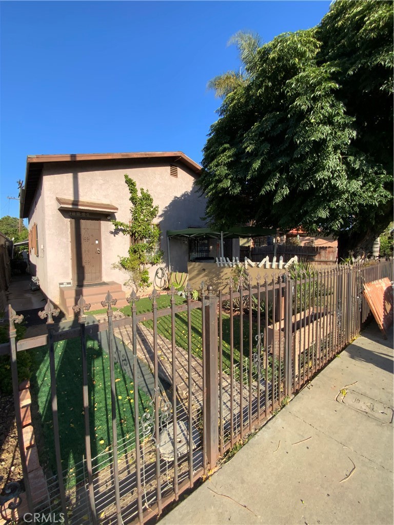 1150 S Agusta Property Photo 1