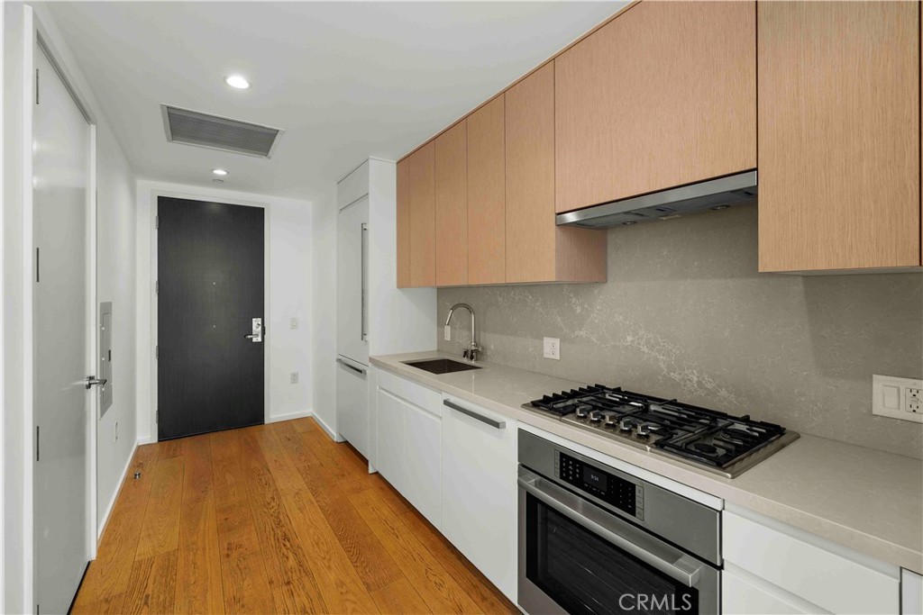 877 Francisco 517 Property Photo 9