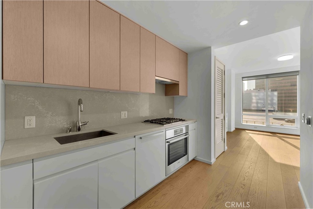 877 Francisco 517 Property Photo 10