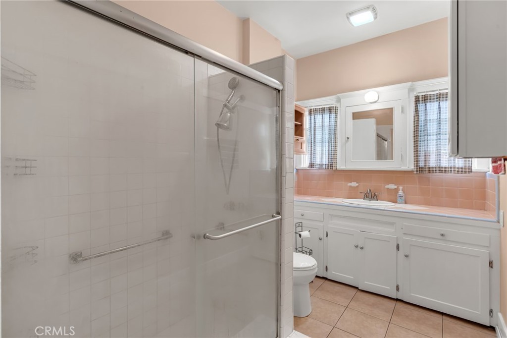 451 E 124th Property Photo 26