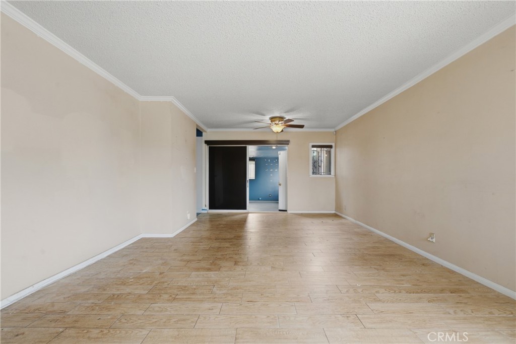 2412 W Tichenor Street Property Photo 6