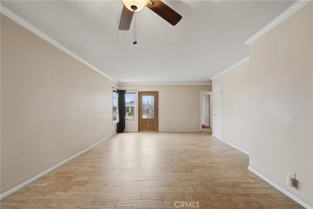 2412 W Tichenor Street Property Photo 7