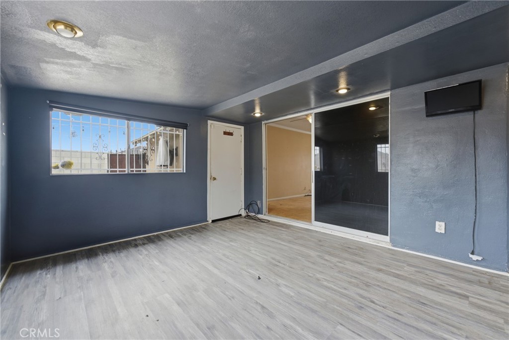 2412 W Tichenor Street Property Photo 12