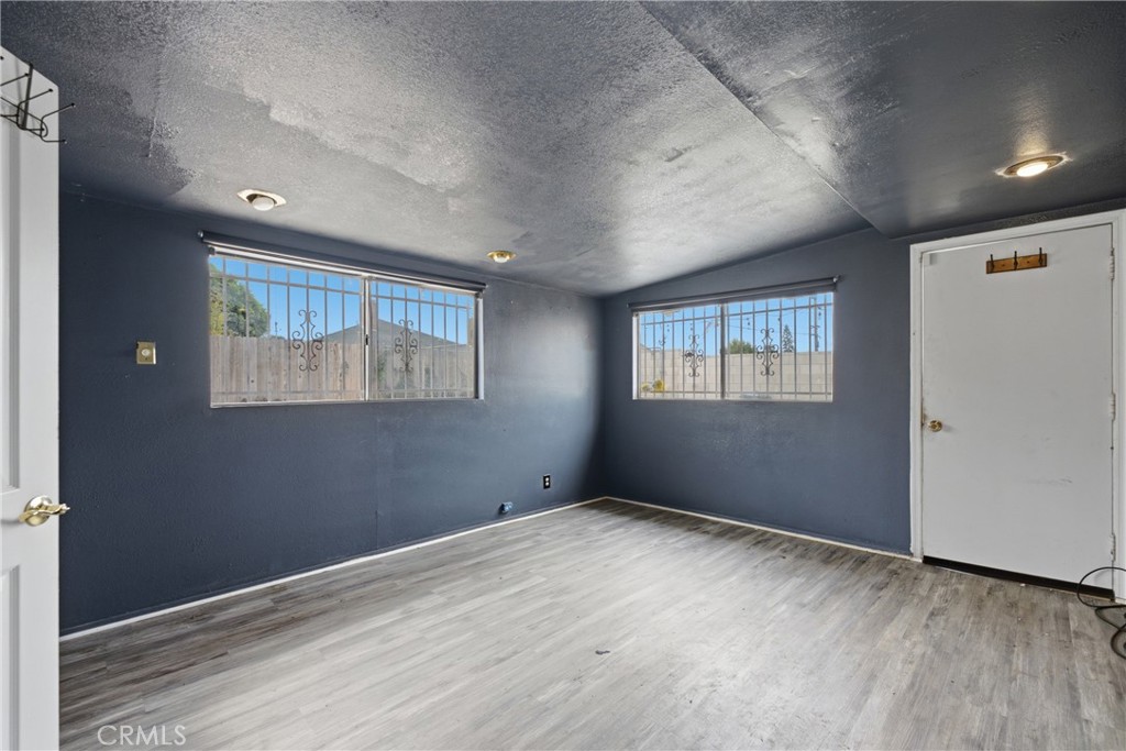 2412 W Tichenor Street Property Photo 13