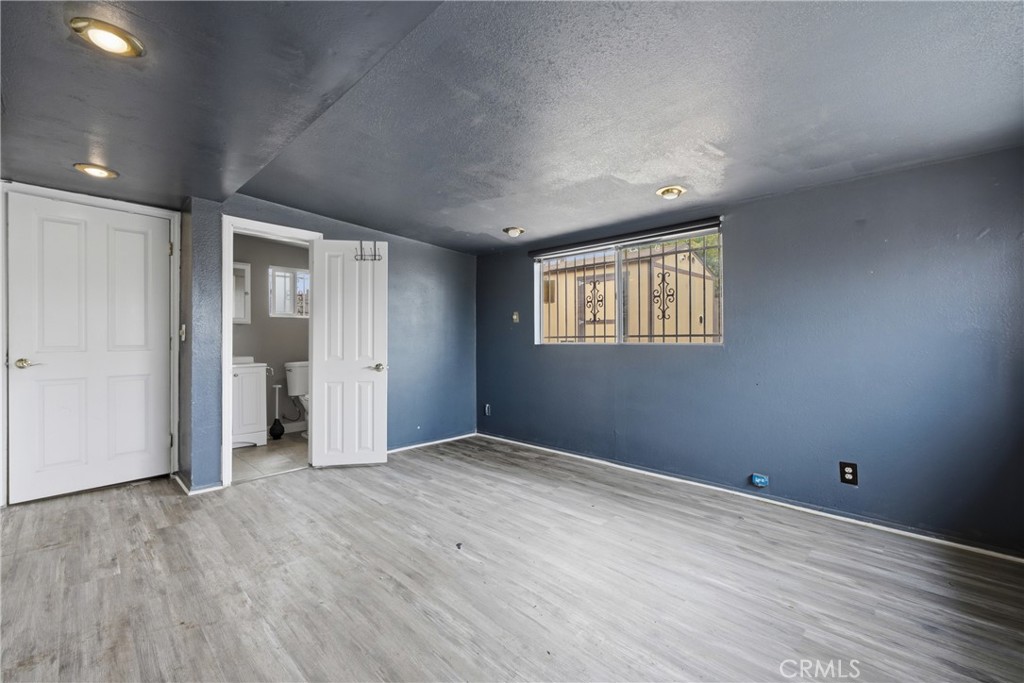 2412 W Tichenor Street Property Photo 14