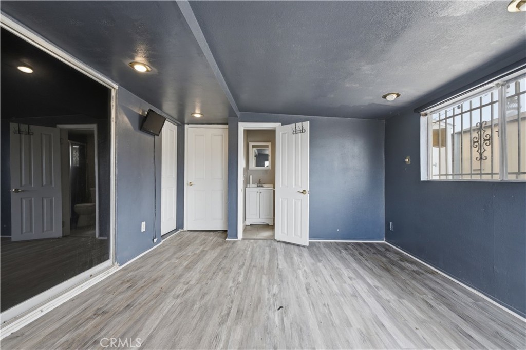 2412 W Tichenor Street Property Photo 15