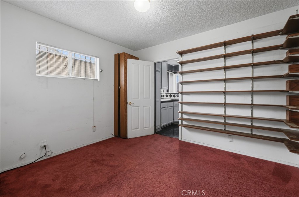 2412 W Tichenor Street Property Photo 16