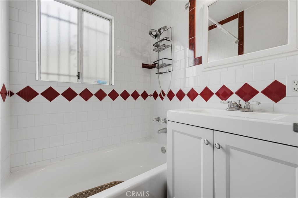 2412 W Tichenor Street Property Photo 22