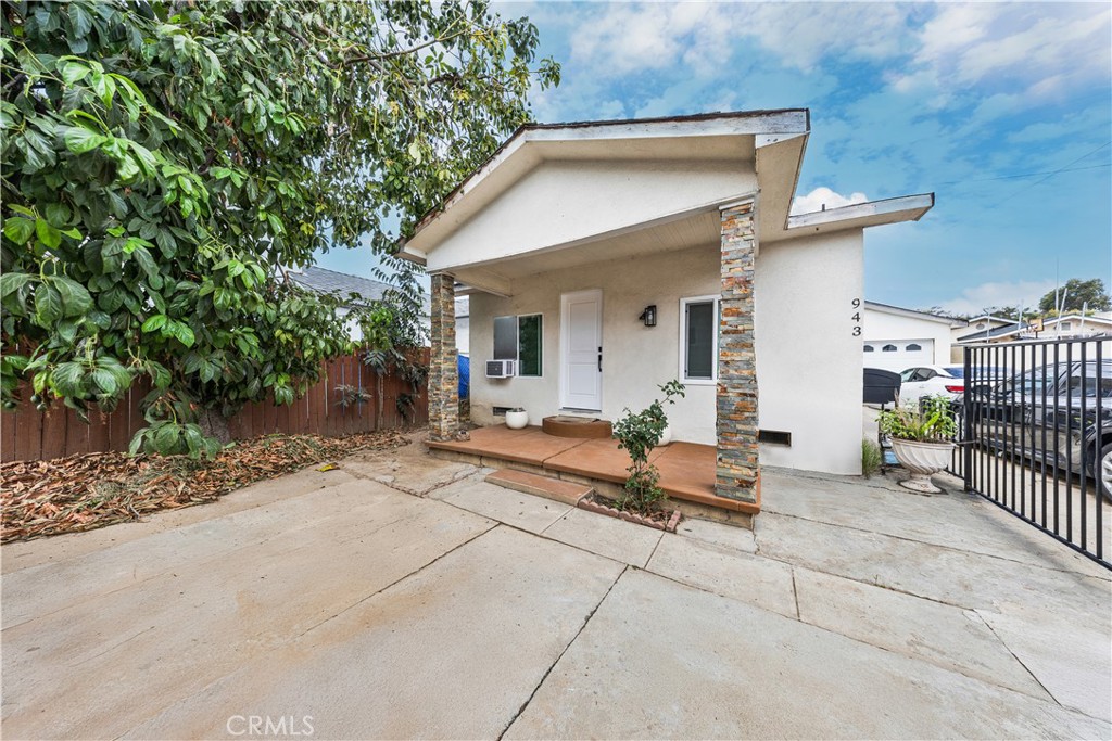 943 S Ford Boulevard Property Photo 2