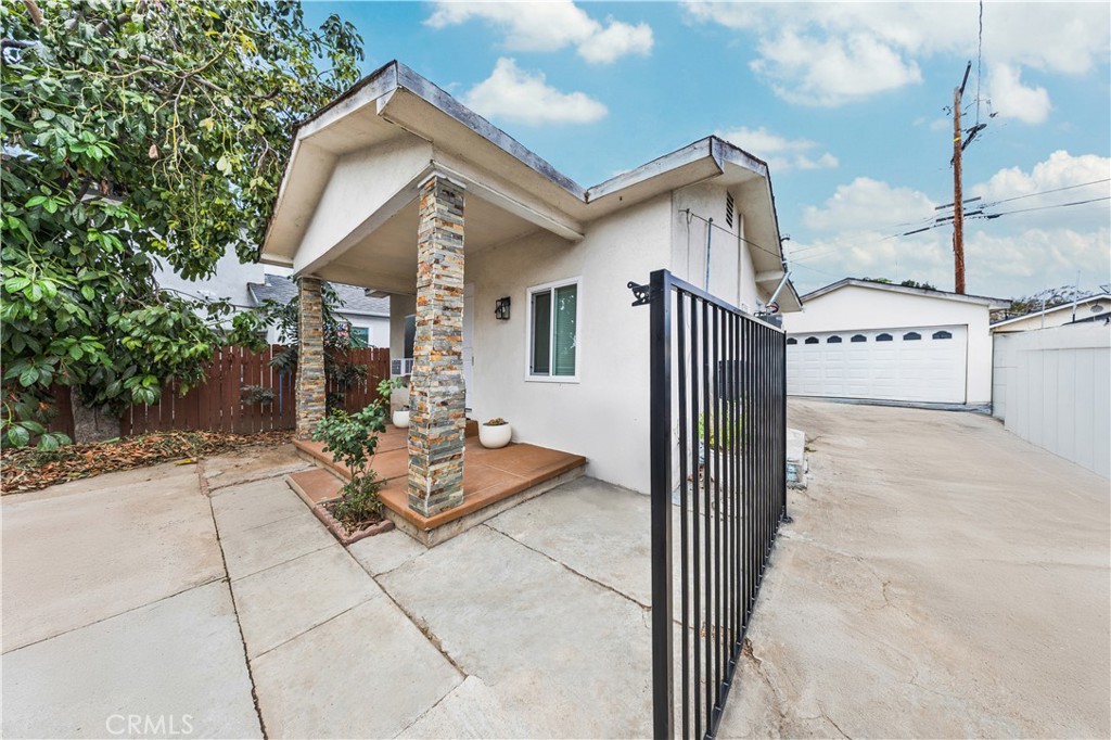 943 S Ford Boulevard Property Photo 3