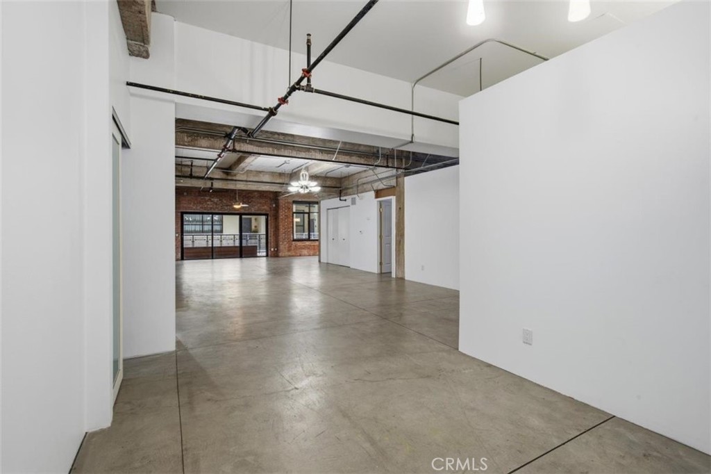 835 Locust Avenue 317 Property Photo 10