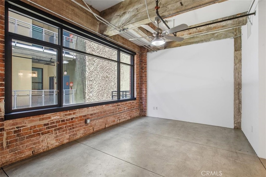 835 Locust Avenue 317 Property Photo 23