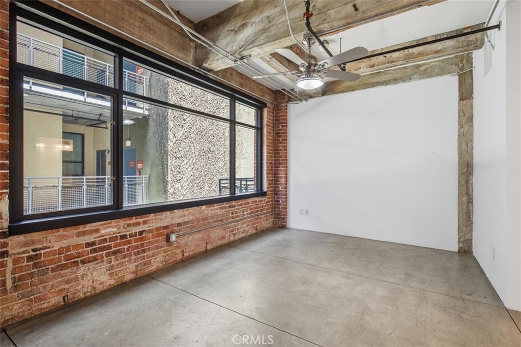 835 Locust Avenue 317 Property Photo 23