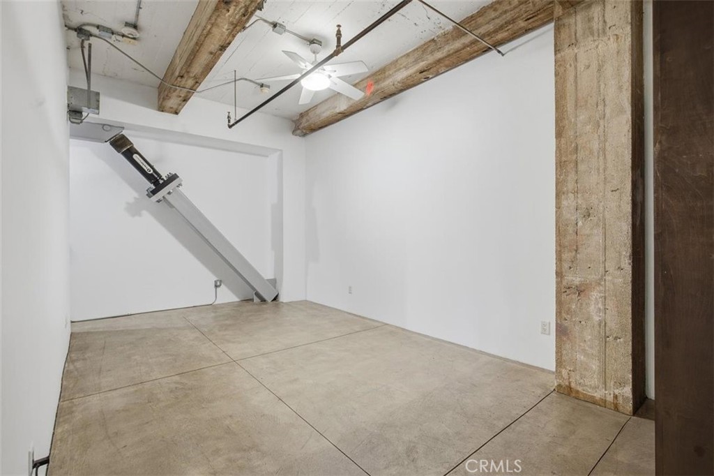 835 Locust Avenue 317 Property Photo 27