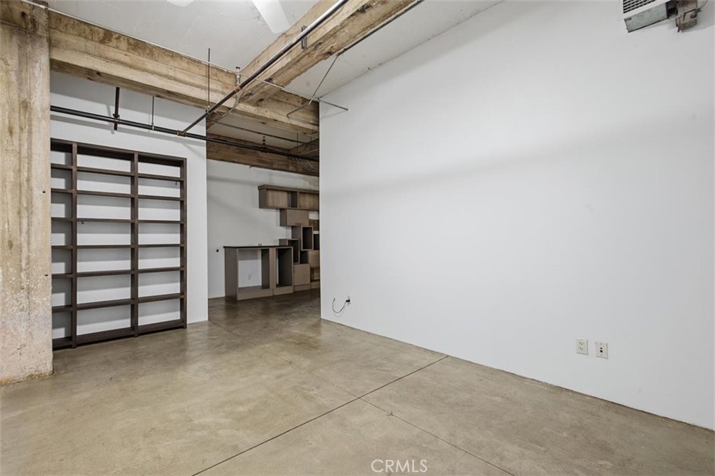 835 Locust Avenue 317 Property Photo 28