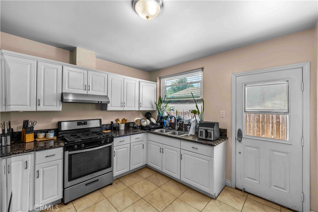 219 E Bort Street Property Photo 8