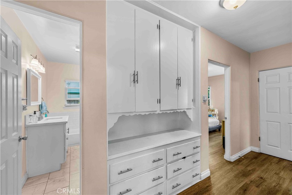 219 E Bort Street Property Photo 11