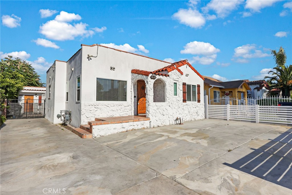 6612 2nd Property Photo 2