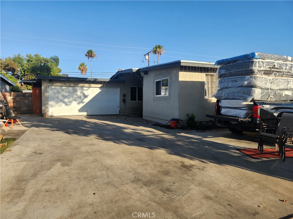 960 Stichman Property Photo 2