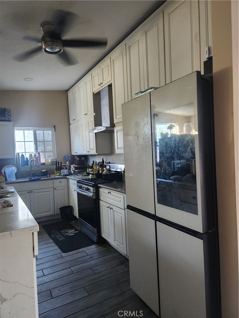 960 Stichman Property Photo 8