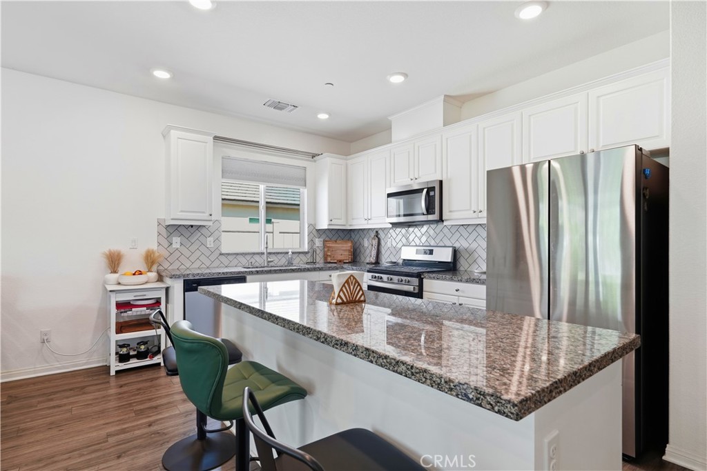 21185 Telegraph Property Photo 17