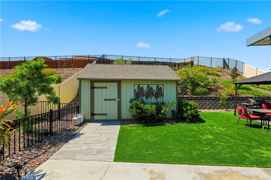 21185 Telegraph Property Photo 34