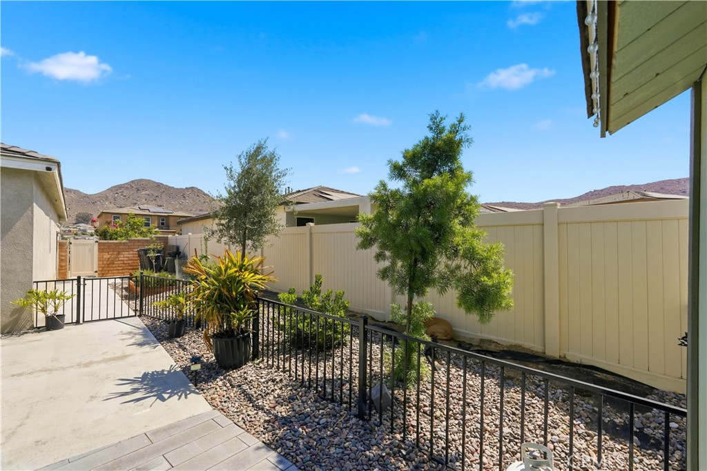 21185 Telegraph Property Photo 35