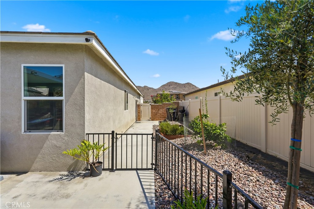 21185 Telegraph Property Photo 36