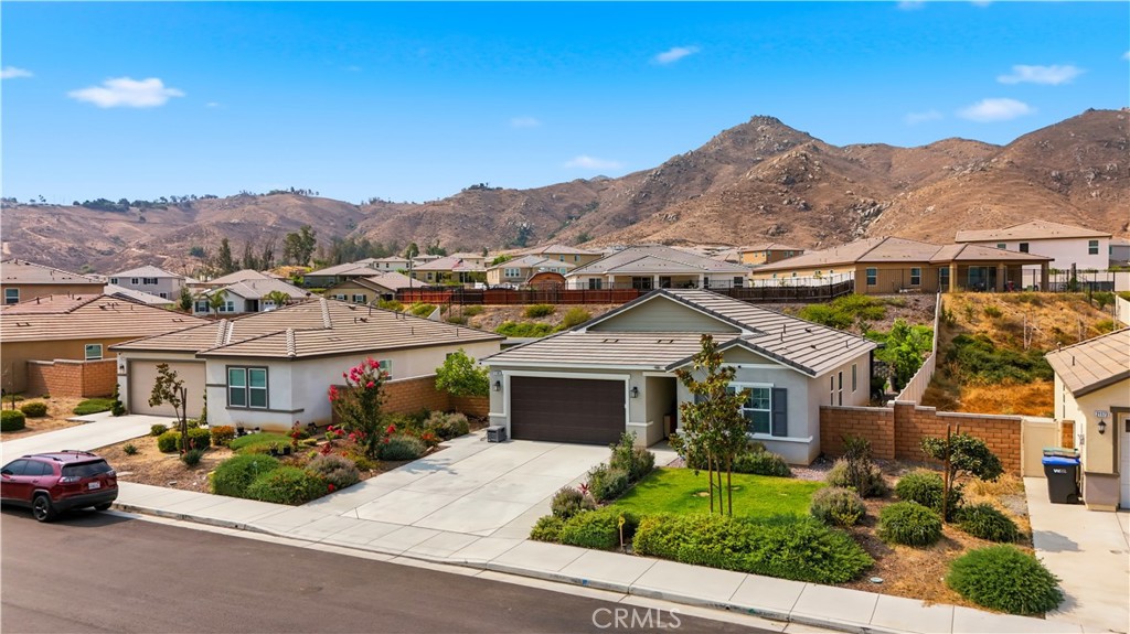 21185 Telegraph Property Photo 44