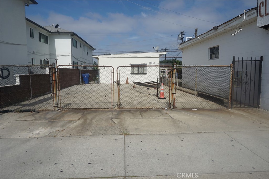 10015 S Western Property Photo 4