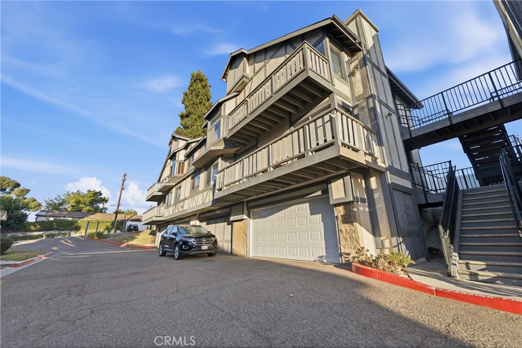 527 S Walnut 3 Property Photo 1
