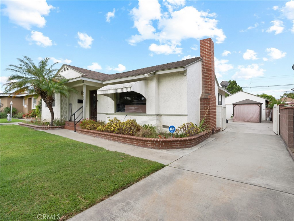 9708 Pomering Property Photo 3