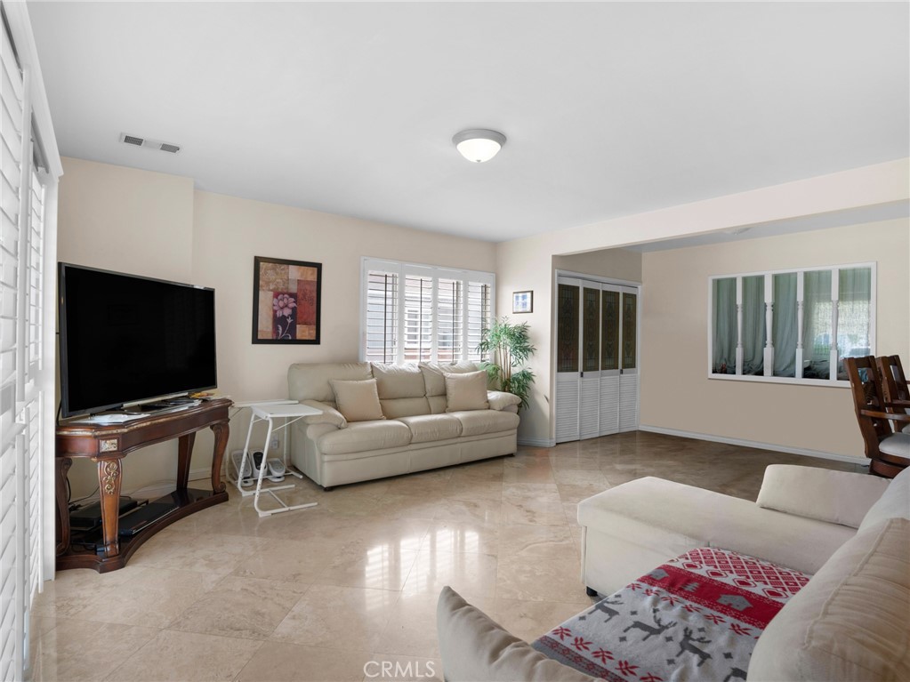 9708 Pomering Property Photo 7