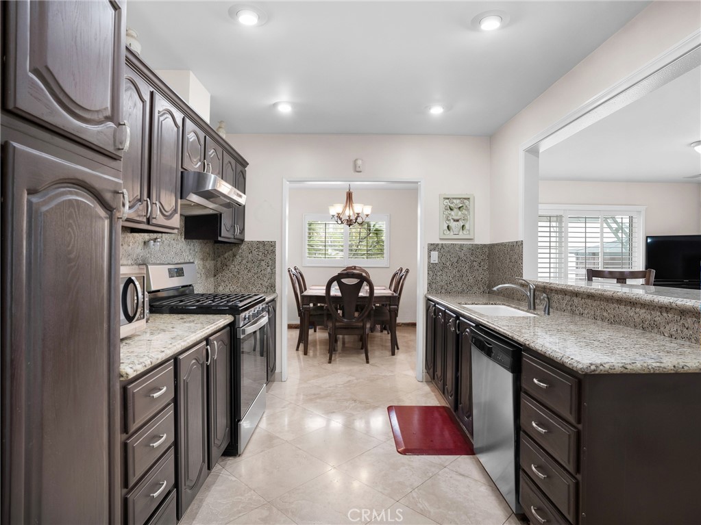 9708 Pomering Property Photo 11