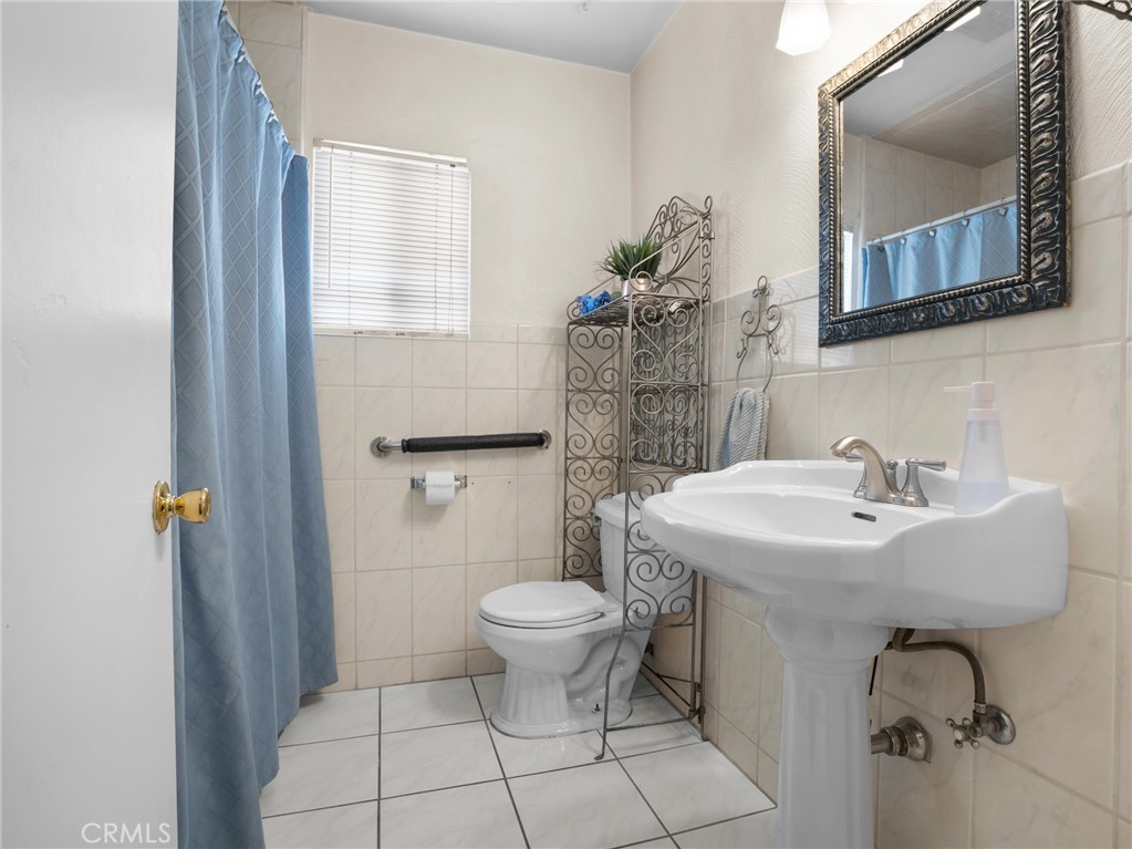 9708 Pomering Property Photo 16
