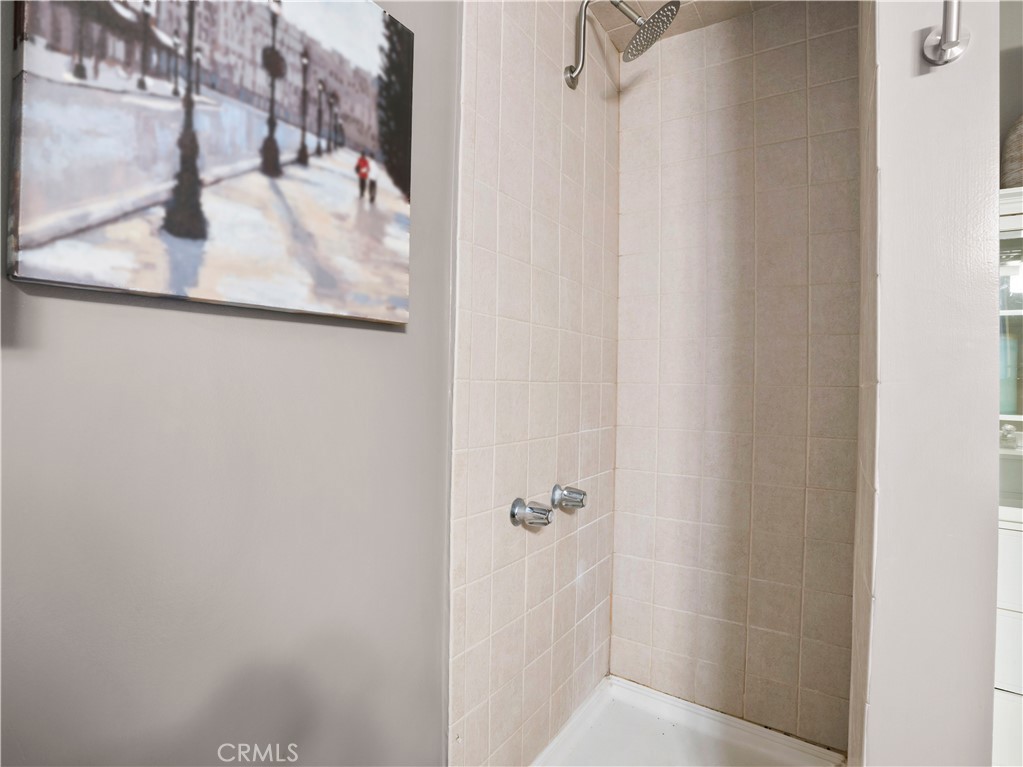 9708 Pomering Property Photo 27